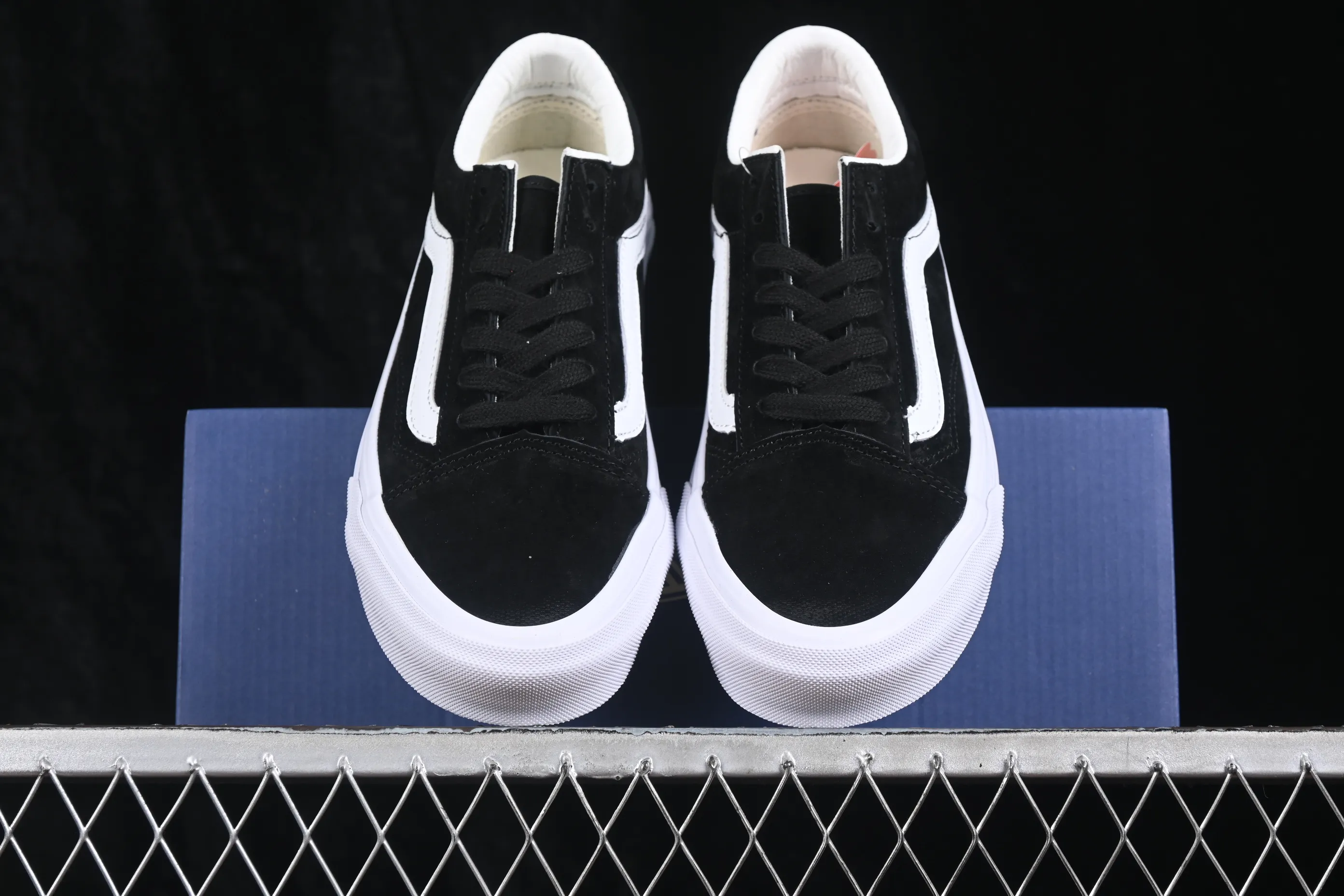 All categories Vans Vans series Vans Low Vans low top Vans Old Skool 36 Vans low-top casual skateboard shoes VN000CNGCIE1